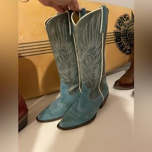 Elegant Blue Western Heeled Boots